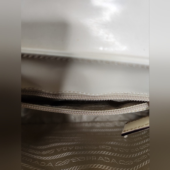 Prada shoulder bag - Picture 6 of 7